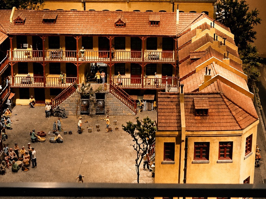 《青岛里院》微缩景观右侧建筑细节